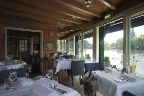 Hotel Restaurant 'T Jagershuis Ouderkerk aan de Amstel Restaurant photo